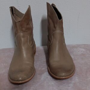 Classic Tan Ankle Boots